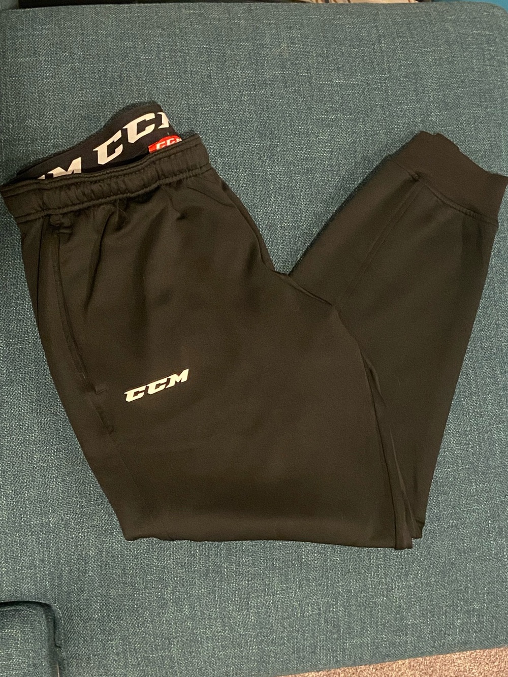 CCM Men's Black Performance Hockey Joggers. Size: Large.